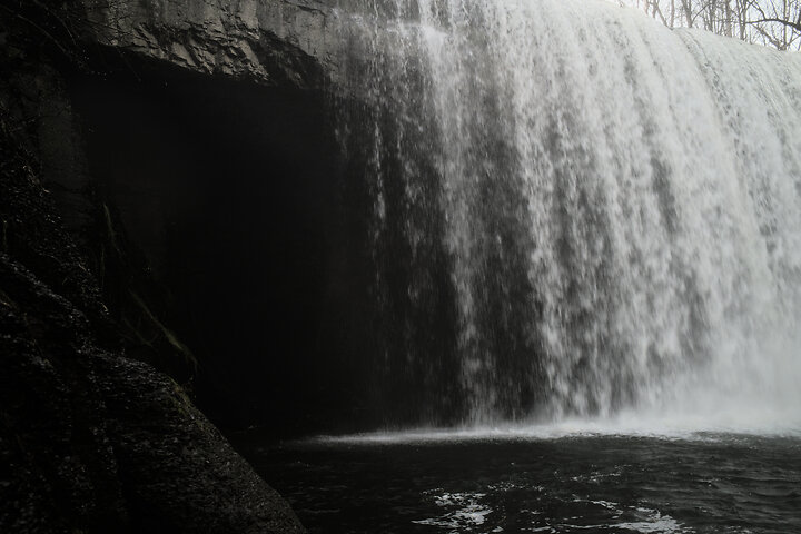Falls